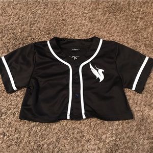 cropped illenium jersey